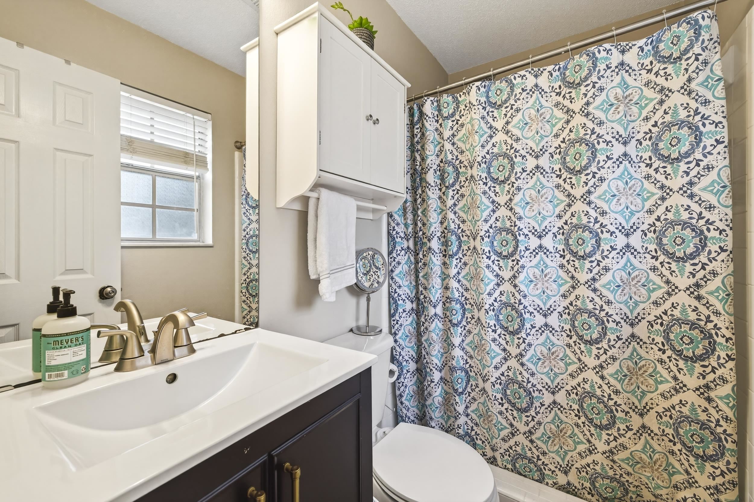 1816 Aaron Road Tallahassee, FL 32303 - Photo 2 of 41 Gallery Image 2