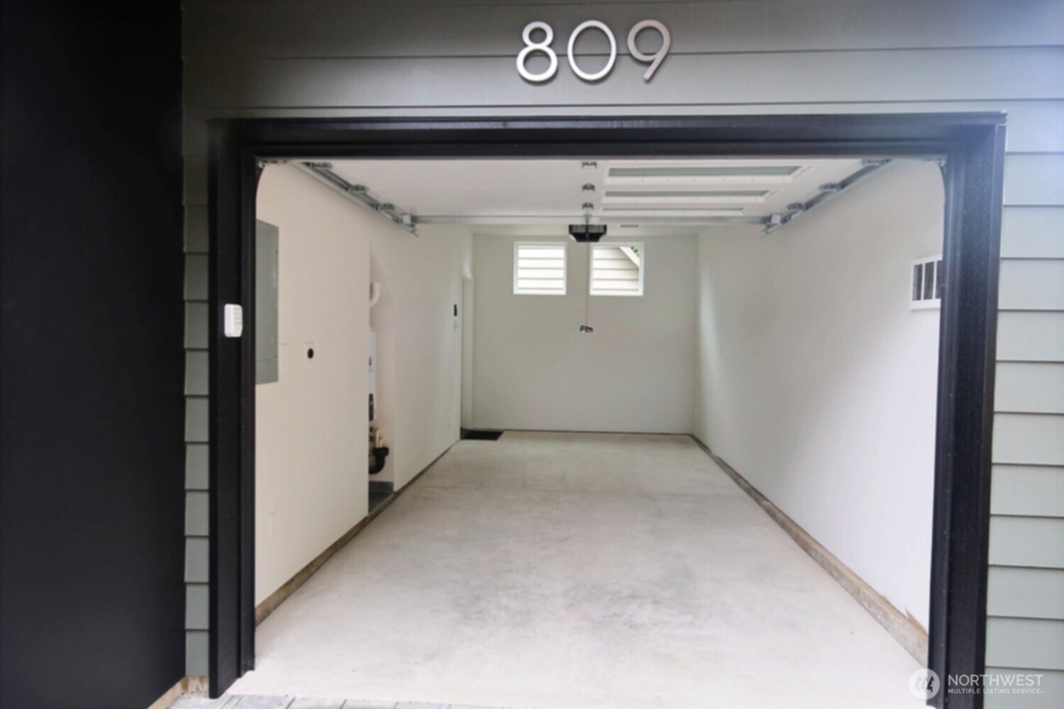 809 Northeast 90th Street Seattle, WA 98115 - Photo 16 of 20