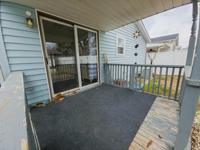 $89,900 | 2027 College Drive, Mount Carmel, IL 62863