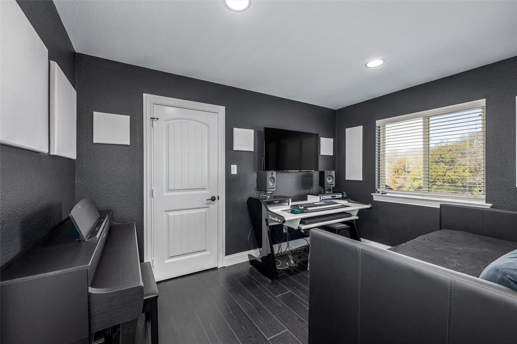 5033 Brook Lane Anna, TX 75409 - Photo 20 of 35 a view of a livingroom with furniture and a window