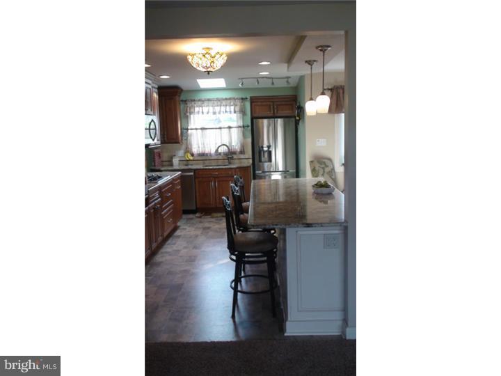 263 Lawrence Road Broomall, PA 19008 - Photo 6 of 25