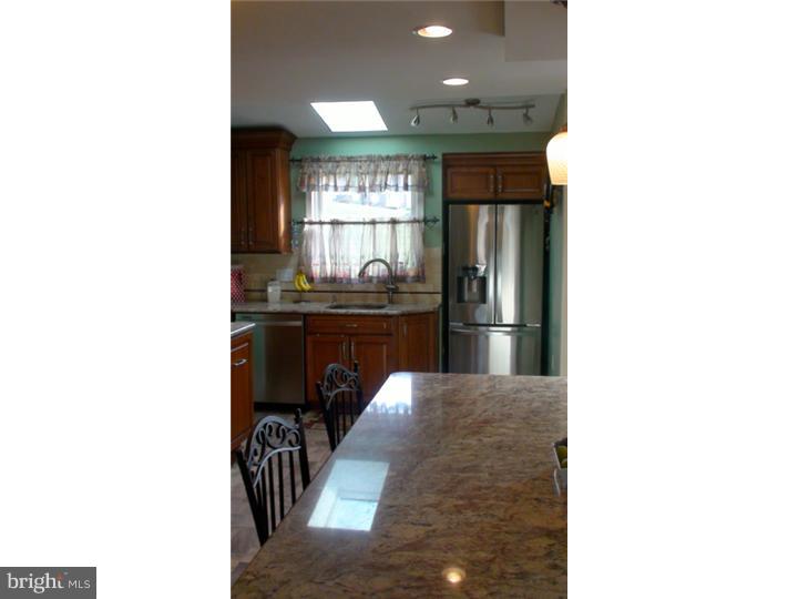 263 Lawrence Road Broomall, PA 19008 - Photo 9 of 25
