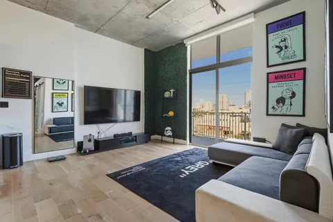 $2,500 | 2100 Van Buren Street, Unit 510, Hollywood, FL 33020