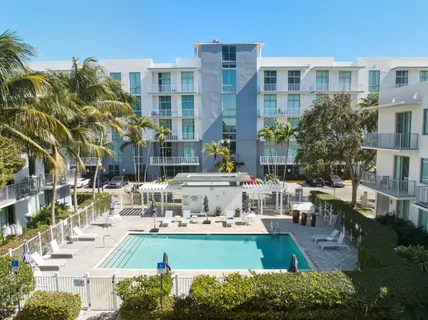 $2,500 | 2100 Van Buren Street, Unit 510, Hollywood, FL 33020