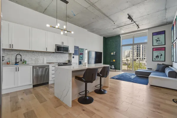 $2,500 | 2100 Van Buren Street, Unit 510, Hollywood, FL 33020