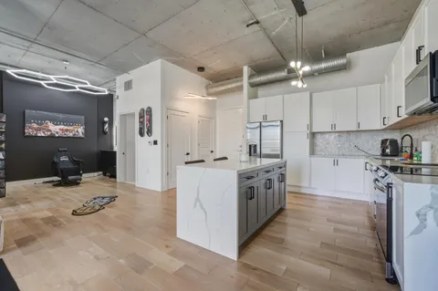 $2,500 | 2100 Van Buren Street, Unit 510, Hollywood, FL 33020