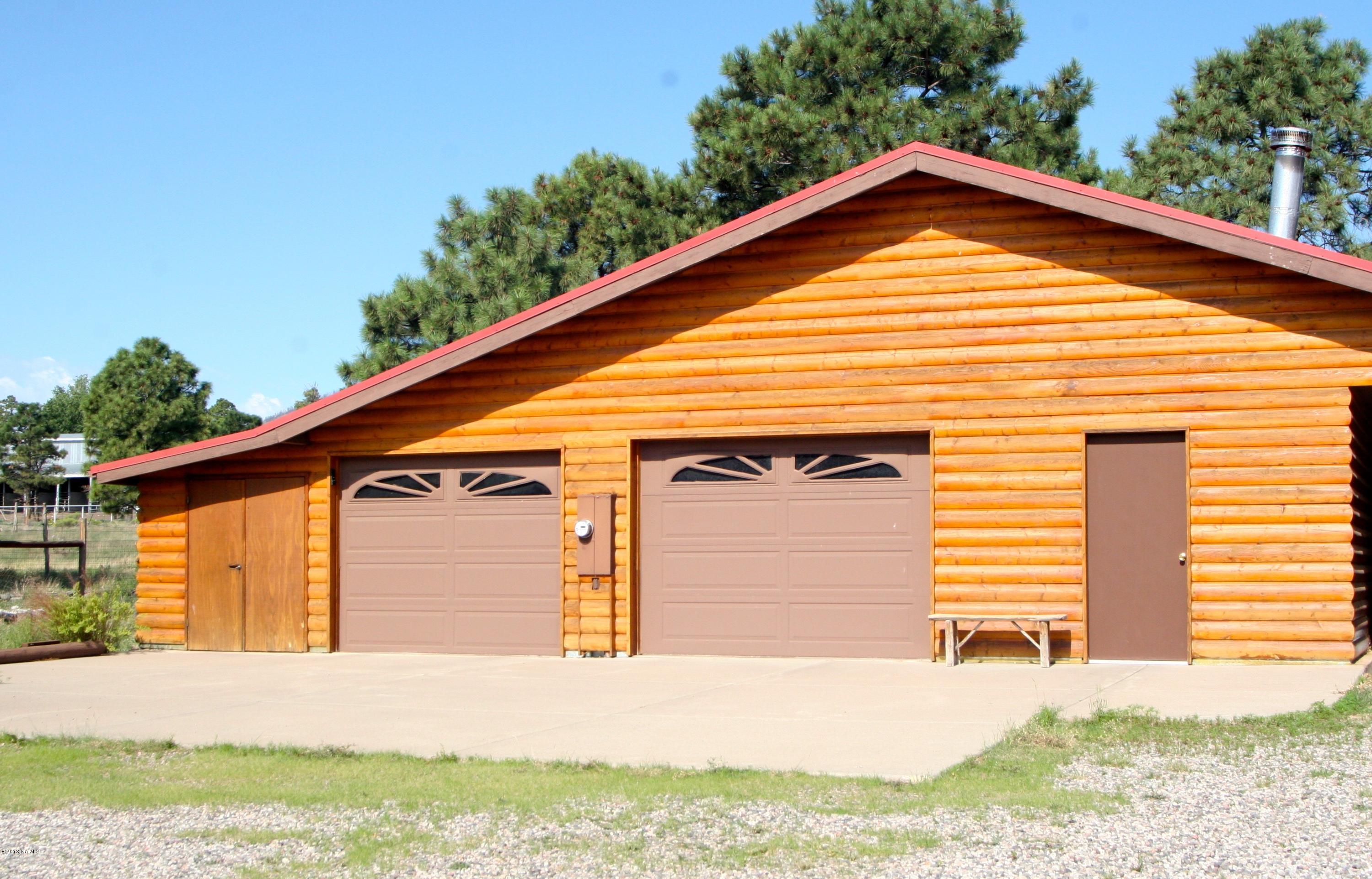 12290 North Eagle Road Flagstaff, AZ 86004 - Photo 14 of 52 Eagle Garage