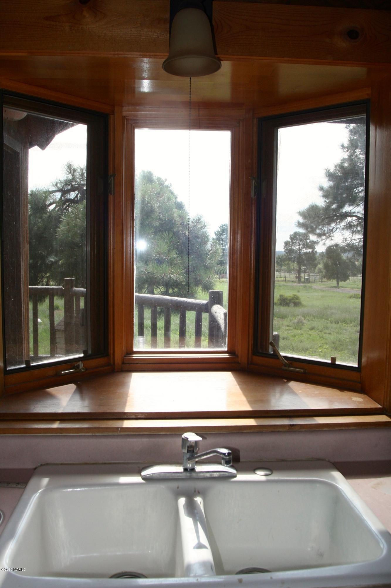 12290 North Eagle Road Flagstaff, AZ 86004 - Photo 16 of 52 Kitchen View