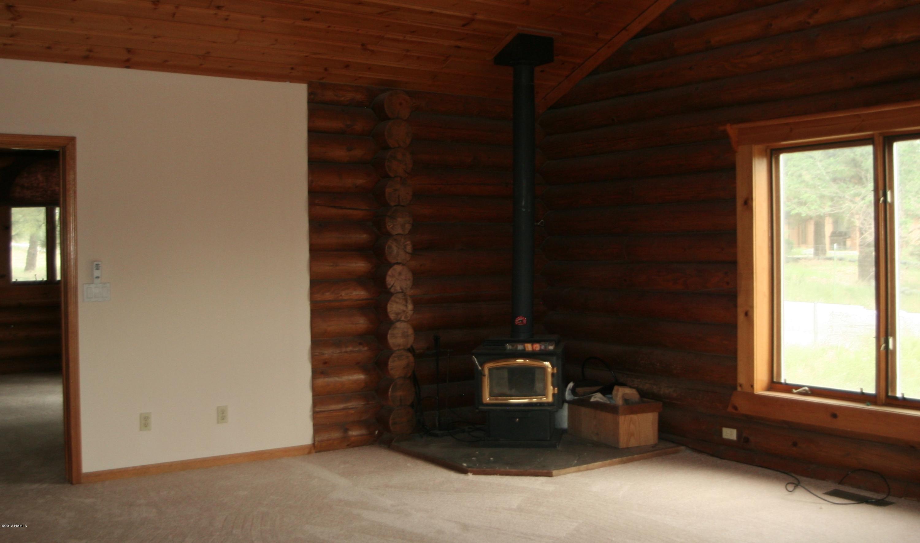 12290 North Eagle Road Flagstaff, AZ 86004 - Photo 25 of 52 Living Room