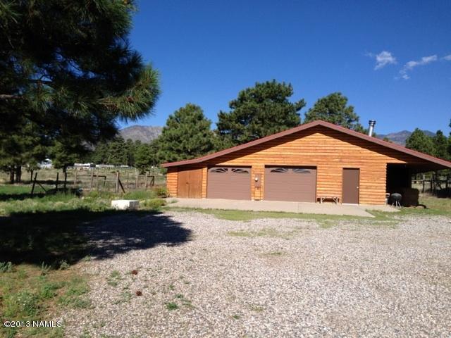 12290 North Eagle Road Flagstaff, AZ 86004 - Photo 10 of 52 Garage