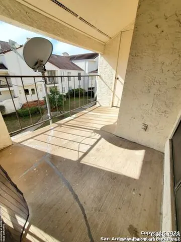 $220,000 | 2255 Thousand Oaks, Unit 605, San Antonio, TX 78232