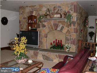 2844 Hill Road Green Lane, PA 18054 - Photo 7 of 12 Family Room