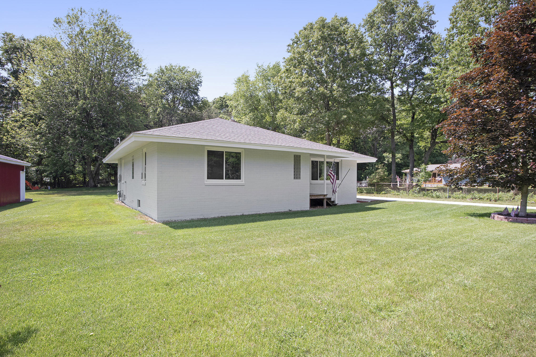 81 North Peterson Road Muskegon, MI 49445 - Photo 3 of 34 IMG_1746