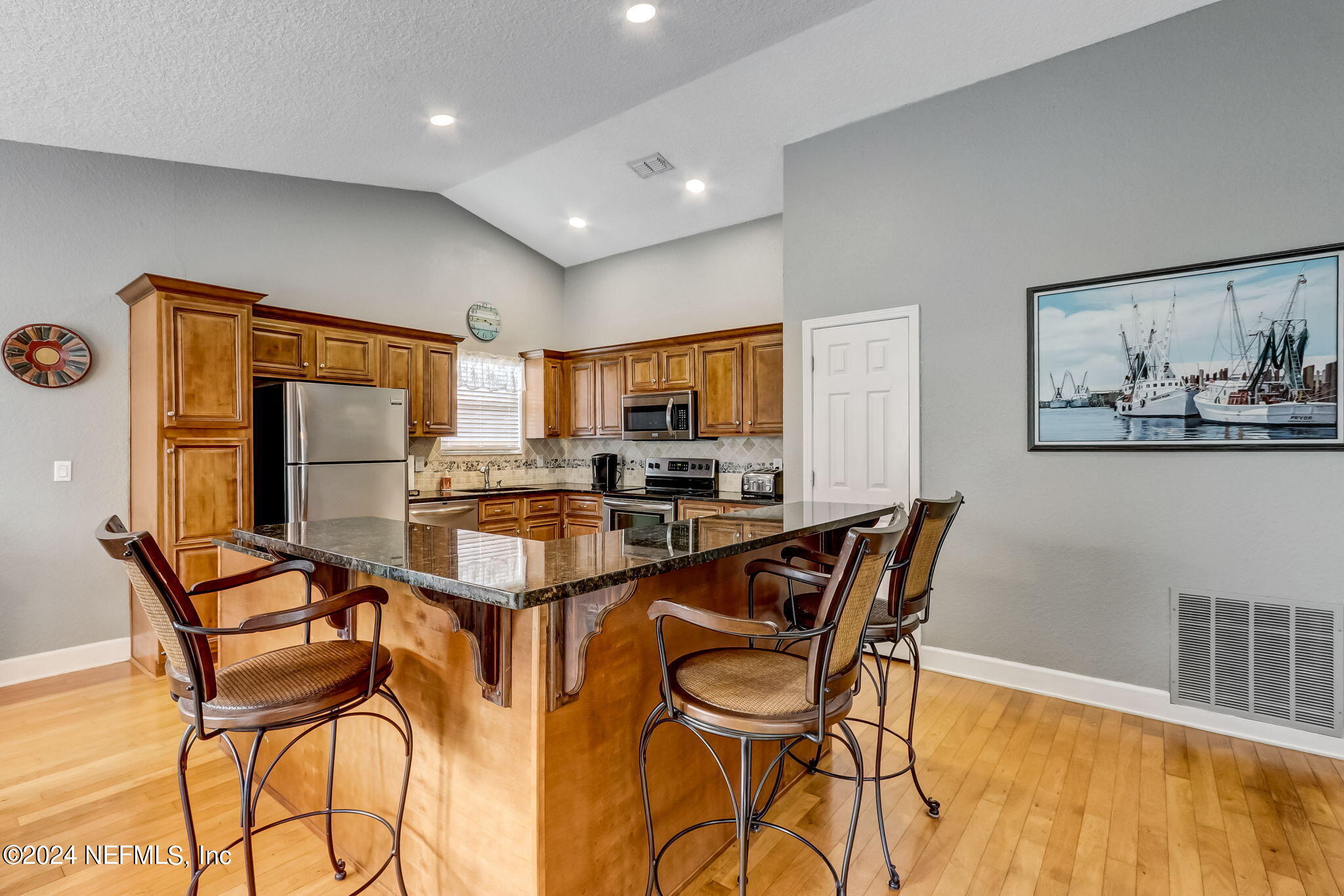 1502 Inverness Road Fernandina Beach, FL 32034 - Photo 12 of 34 21-web-or-mls-LR 1502 Inverness Rd AA-21
