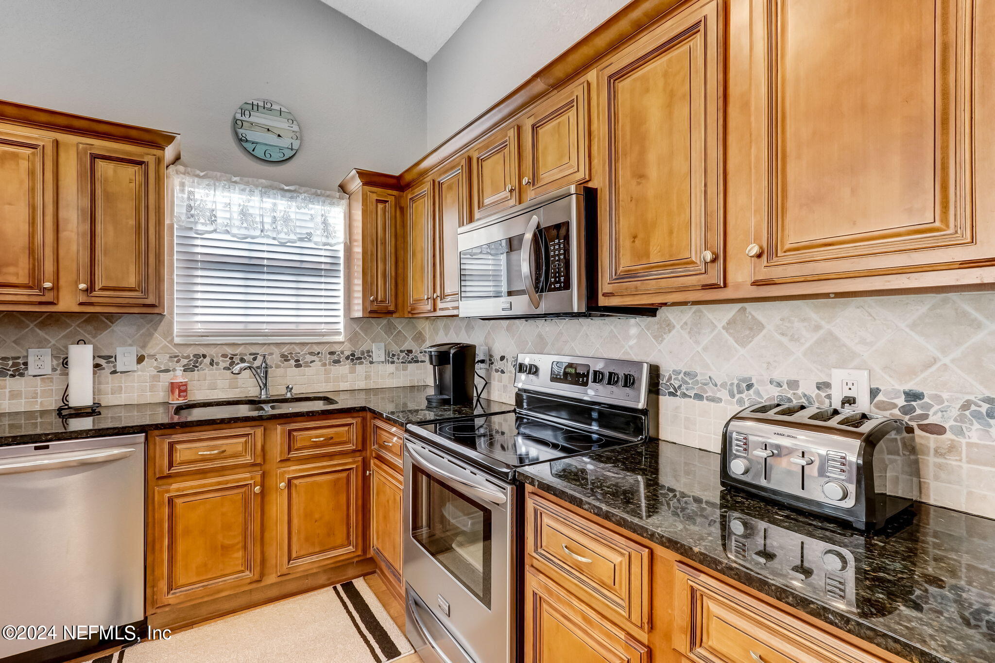 1502 Inverness Road Fernandina Beach, FL 32034 - Photo 14 of 34 22-web-or-mls-LR 1502 Inverness Rd AA-22