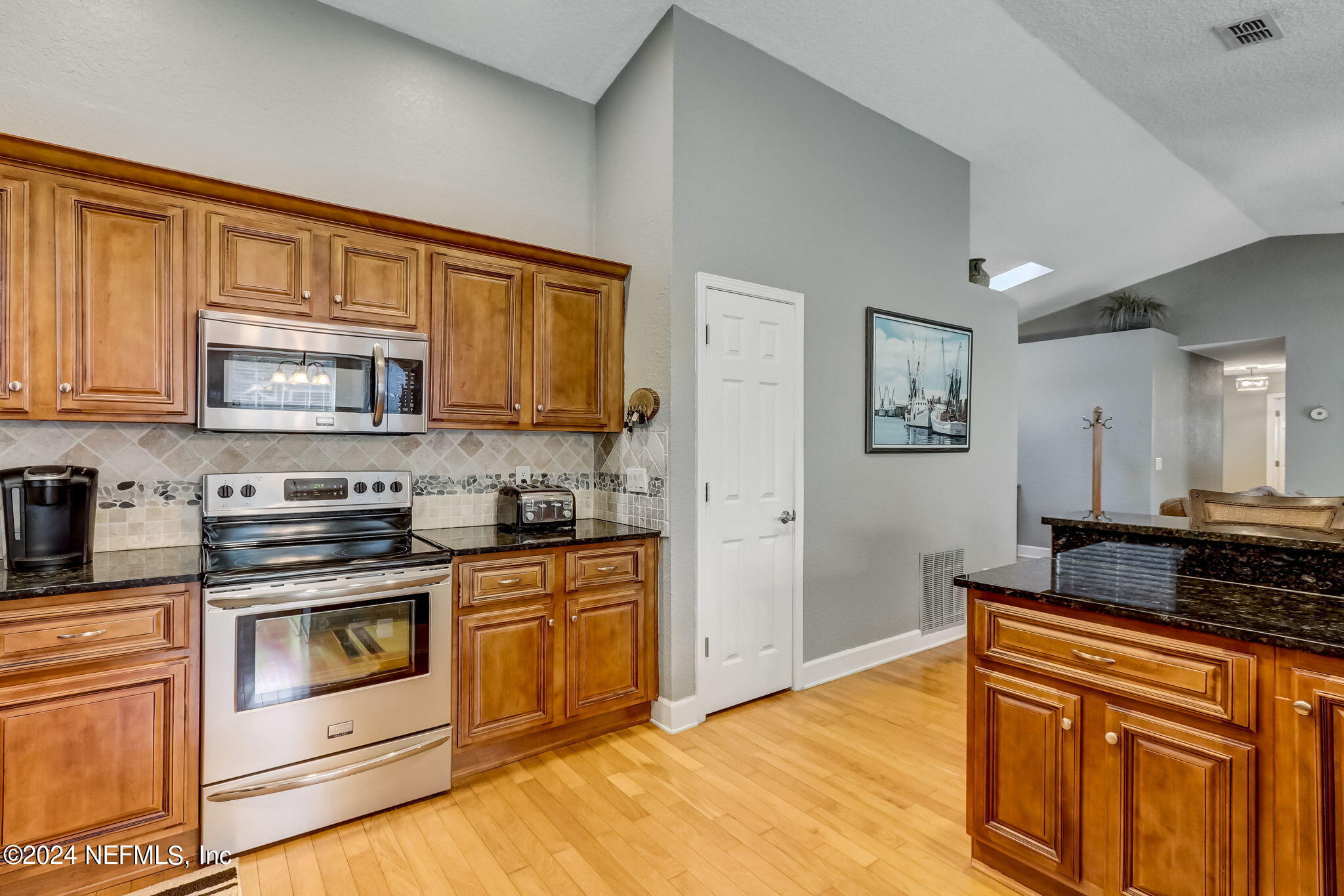 1502 Inverness Road Fernandina Beach, FL 32034 - Photo 15 of 34 27-web-or-mls-LR 1502 Inverness Rd AA-27