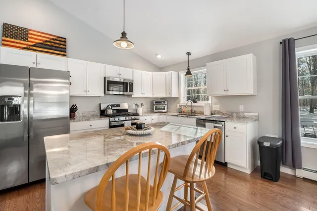 $449,000 | 136 Mountain Road, Raymond, ME 04071