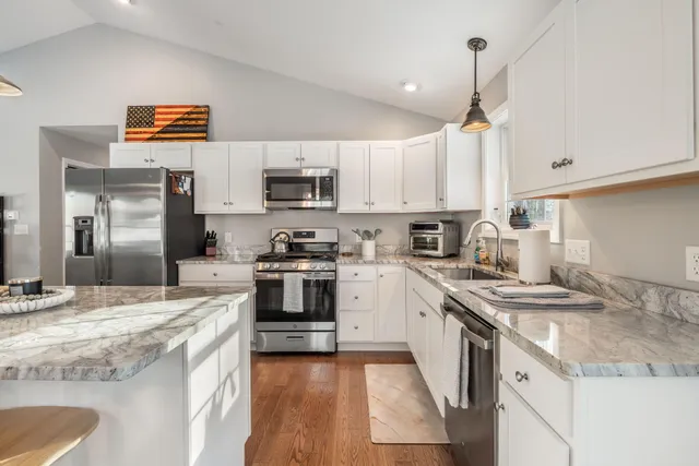 $449,000 | 136 Mountain Road, Raymond, ME 04071