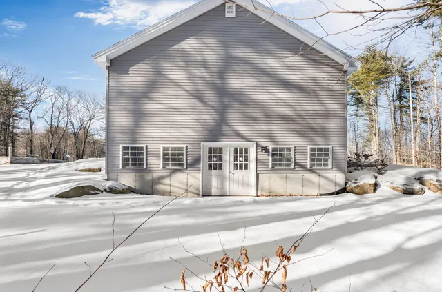 $449,000 | 136 Mountain Road, Raymond, ME 04071