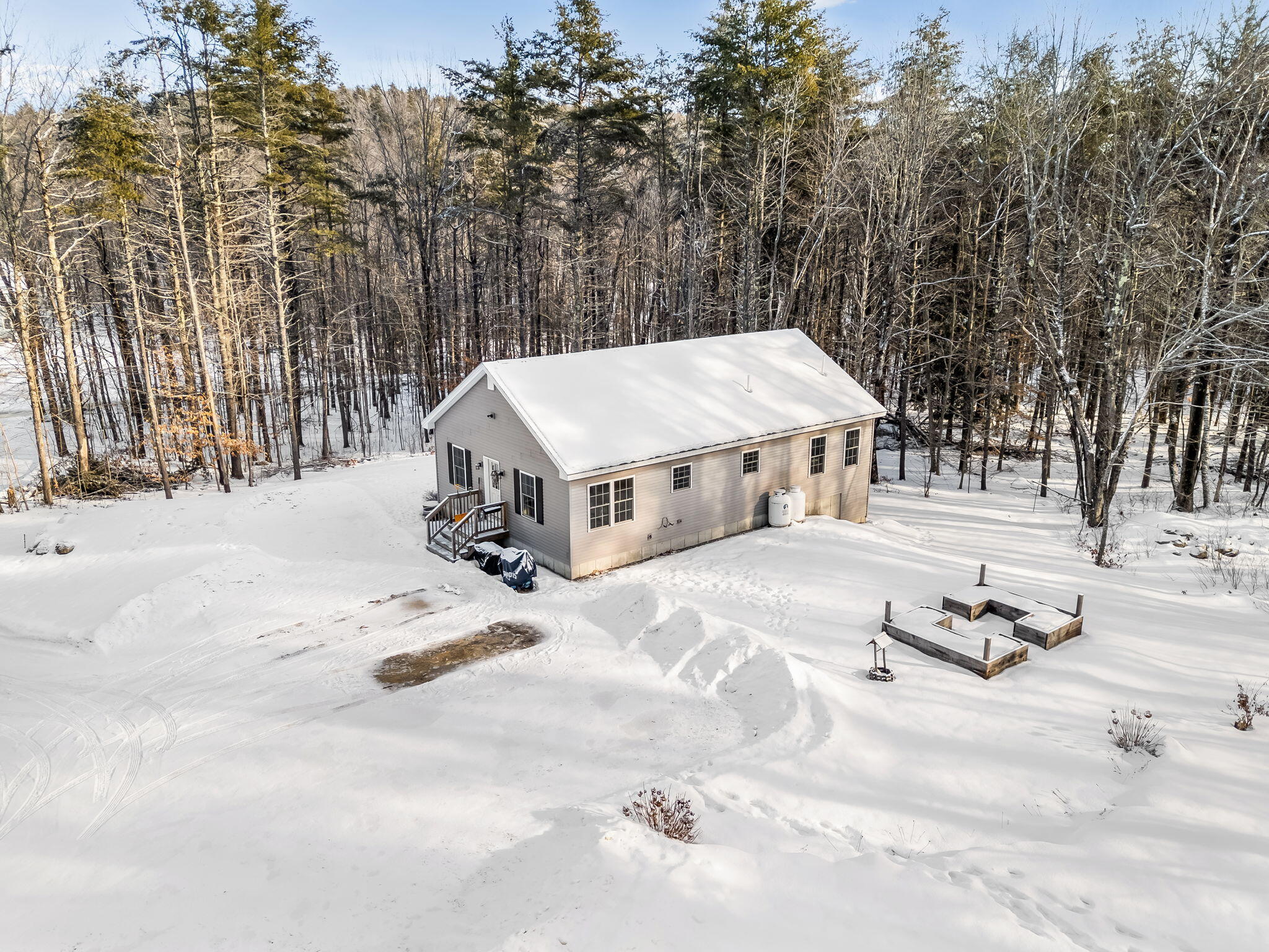 136 Mountain Road Raymond, ME 04071 - Photo 6 of 36 3-web-or-mls-136-mountain-rd