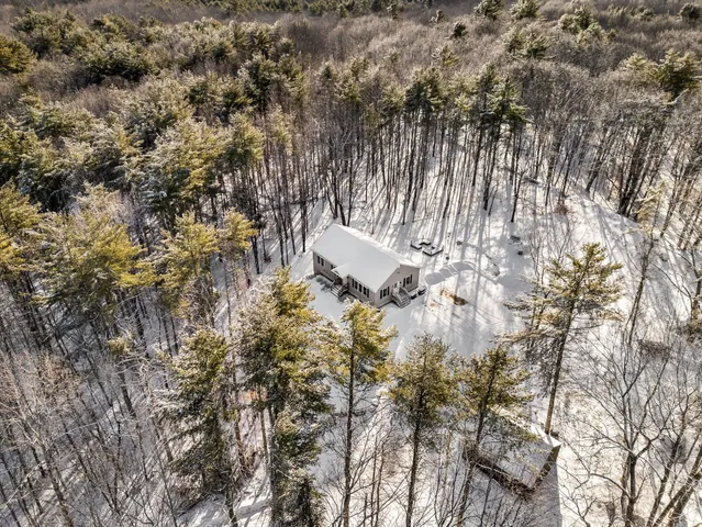 $449,000 | 136 Mountain Road, Raymond, ME 04071