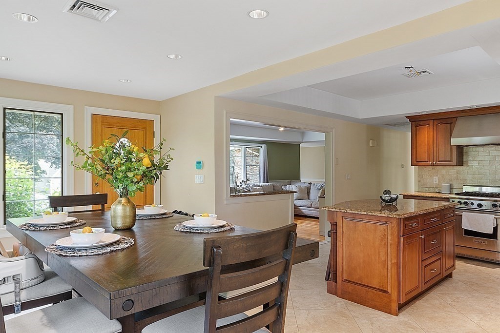 25 Viking Road Saugus, MA 01906 - Photo 10 of 33