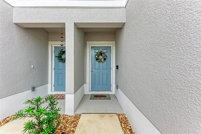 a view of an entryway of house