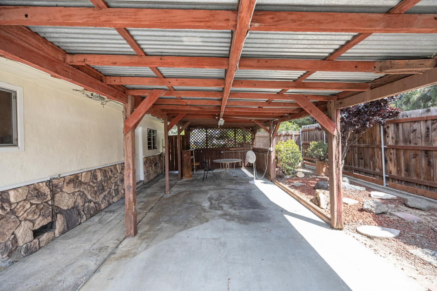 196 Loftus Road Pittsburg, CA 94565 - Photo 19 of 25 a view of a garage