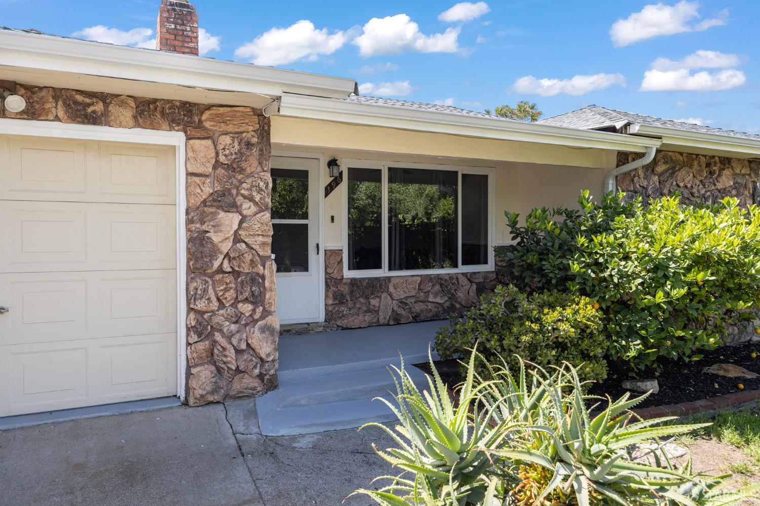 196 Loftus Road Pittsburg, CA 94565 - Photo 4 of 25 a view of entrance front of house