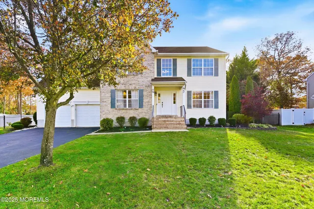 $810,000 | 17 Nate Lane, Howell, NJ 07731