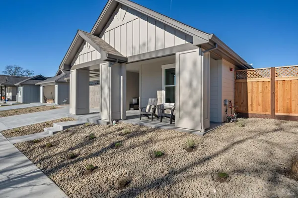 $1,250,000 | 6516 Old Redwood Highway, Windsor, CA 95492