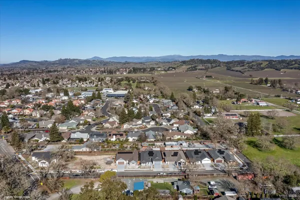 $1,250,000 | 6516 Old Redwood Highway, Windsor, CA 95492