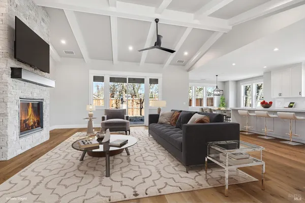 $1,250,000 | 6516 Old Redwood Highway, Windsor, CA 95492