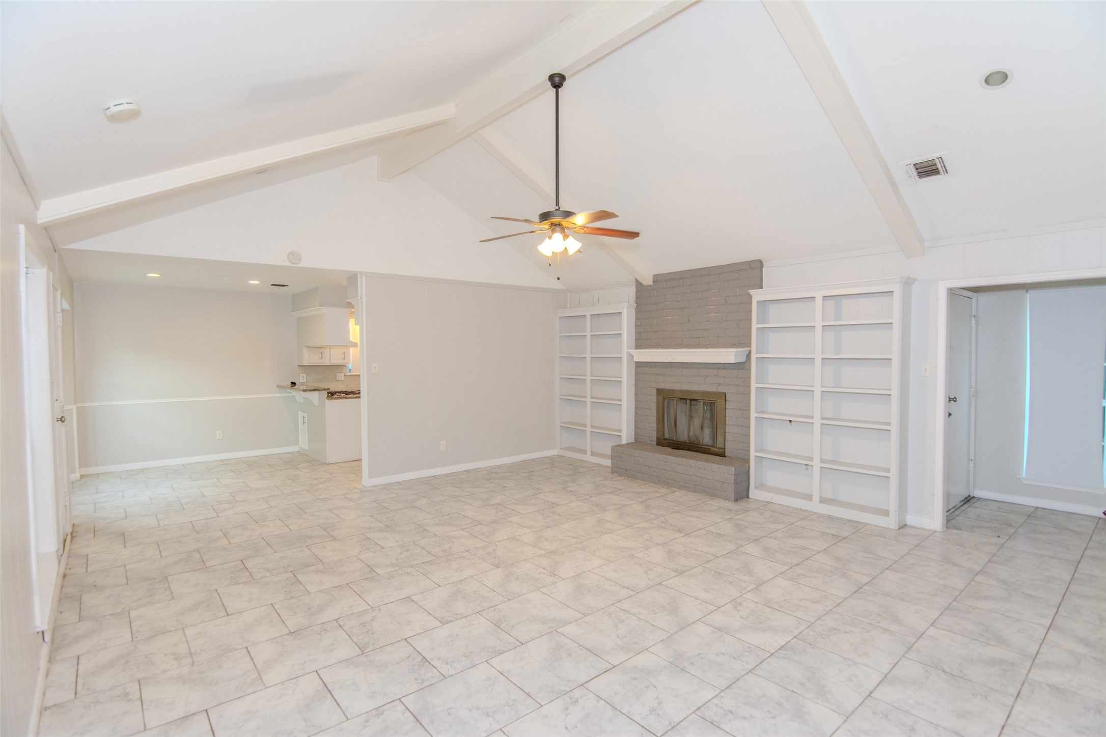 116 White Cedar Street Houston, TX 77015 - Photo 2 of 13 Living Room with Vaulted Ceilings and Recessed Lighting