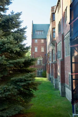 $2,295 | 403 Chateau Rive, Unit 403, Peekskill, NY 10566