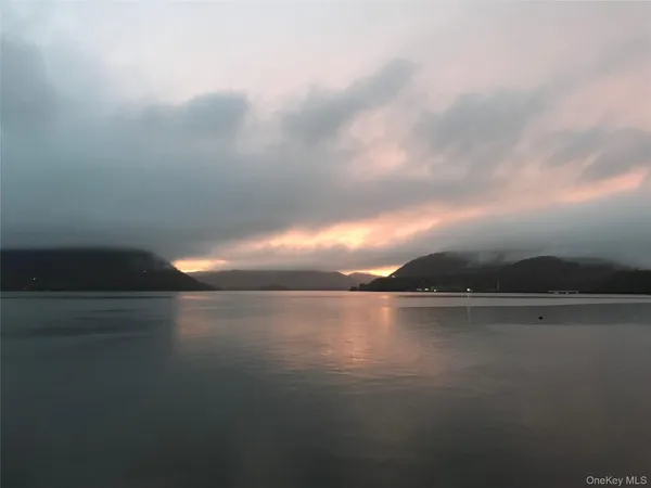 $2,295 | 403 Chateau Rive, Unit 403, Peekskill, NY 10566