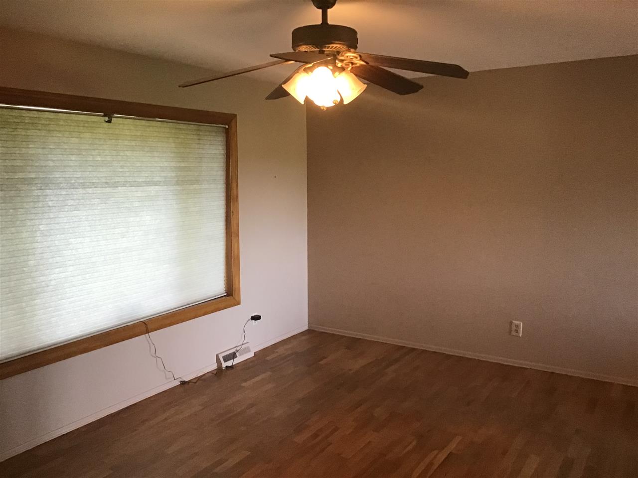 5443 Coldwater Road Flint, MI 48504 - Photo 13 of 20 31386113-12.JPG