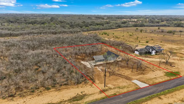 $379,000 | 157 Sylas Hayes Loop, Pleasanton, TX 78064