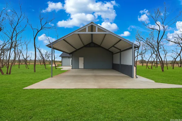 $379,000 | 157 Sylas Hayes Loop, Pleasanton, TX 78064