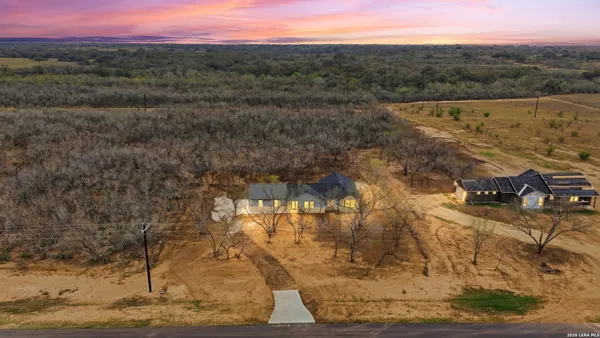 $379,000 | 157 Sylas Hayes Loop, Pleasanton, TX 78064