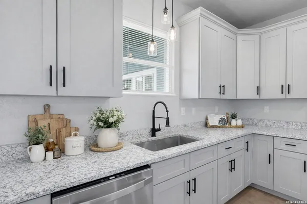 $379,000 | 157 Sylas Hayes Loop, Pleasanton, TX 78064