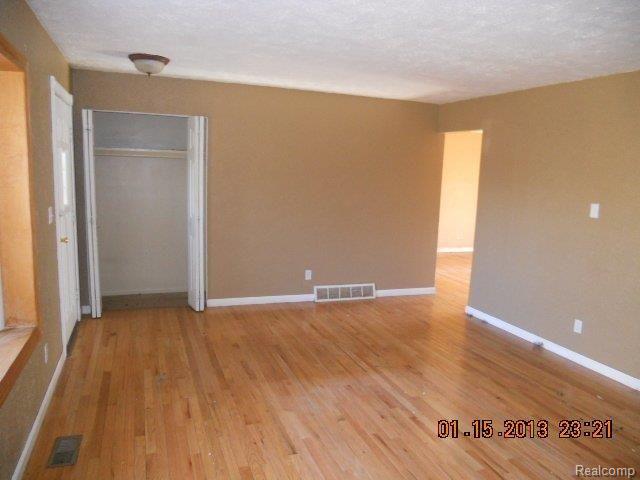 460 Alfred Road Ortonville, MI 48462 - Photo 5 of 11 DSCN7221.JPG