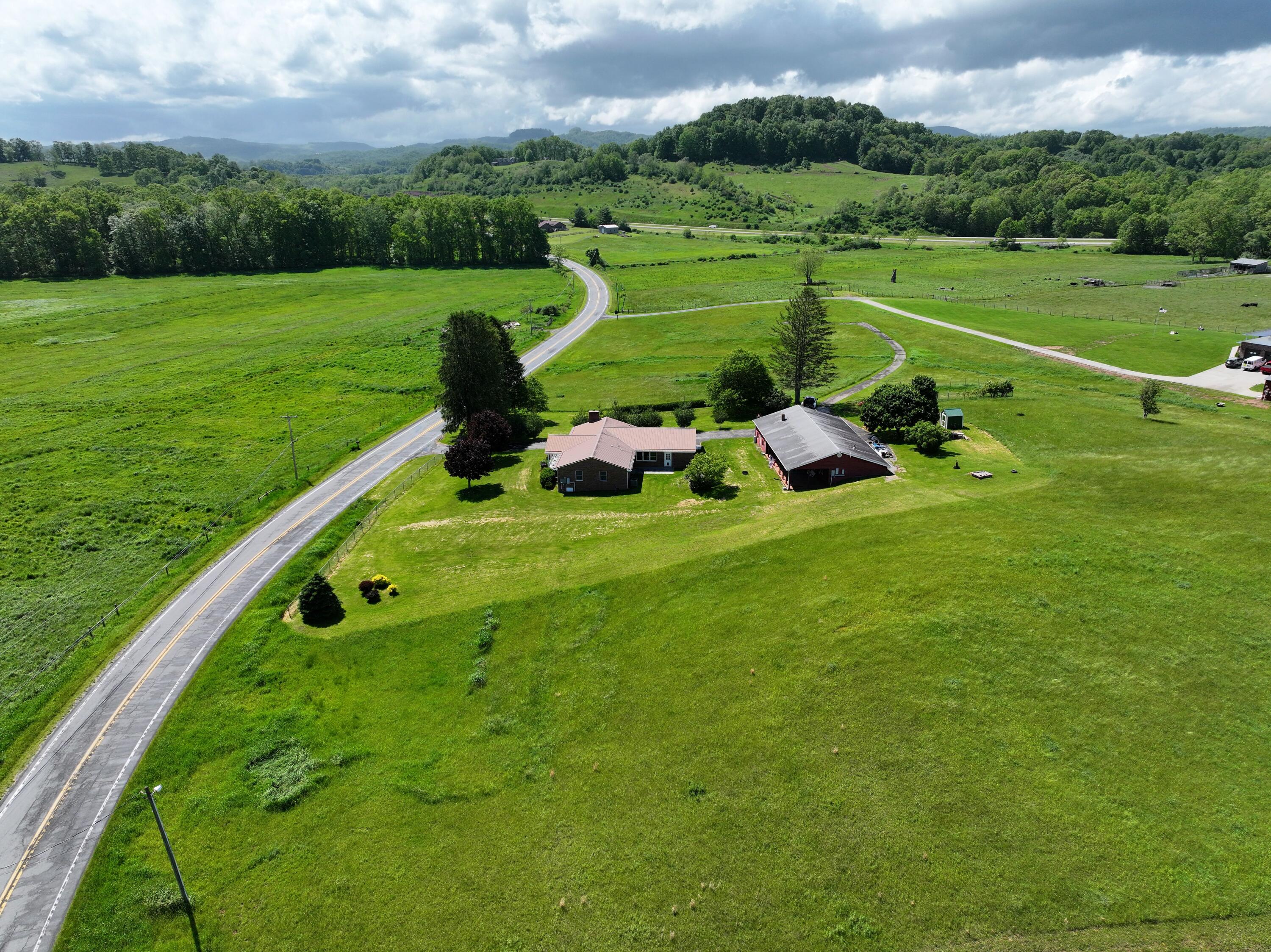 2446 Grassy Meadows Road Alderson, WV 24910 - Photo 6 of 110 Gallery Image 6