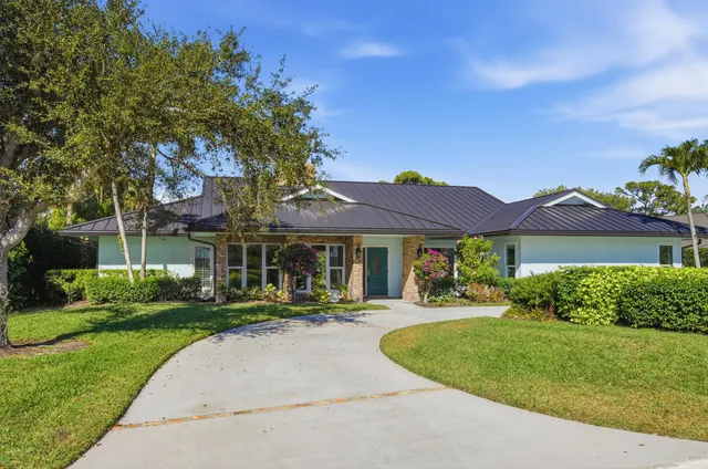 a view of a tennis court