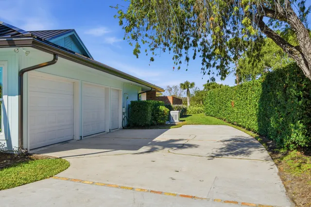 $899,000 | 5201 Southeast Burning Tree Circle, Stuart, FL 34997