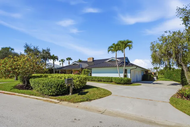 $899,000 | 5201 Southeast Burning Tree Circle, Stuart, FL 34997