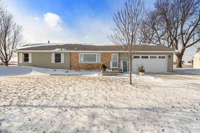 $305,000 | 34421 Old Highway 13, Waseca, MN 56093