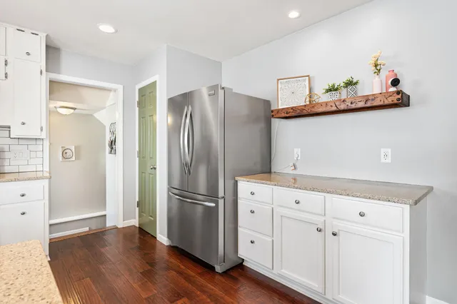 $305,000 | 34421 Old Highway 13, Waseca, MN 56093