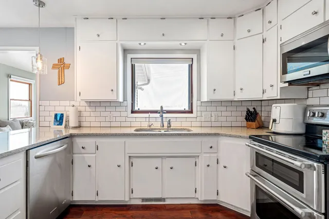 $305,000 | 34421 Old Highway 13, Waseca, MN 56093