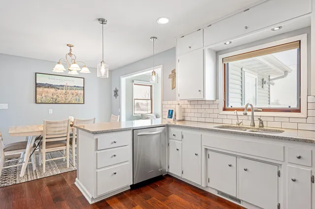 $305,000 | 34421 Old Highway 13, Waseca, MN 56093